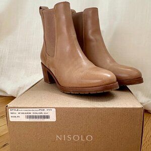Nisolo Go-To Heeled Chelsea Boot – Almond Leather – Size 8.5 – Worn Once